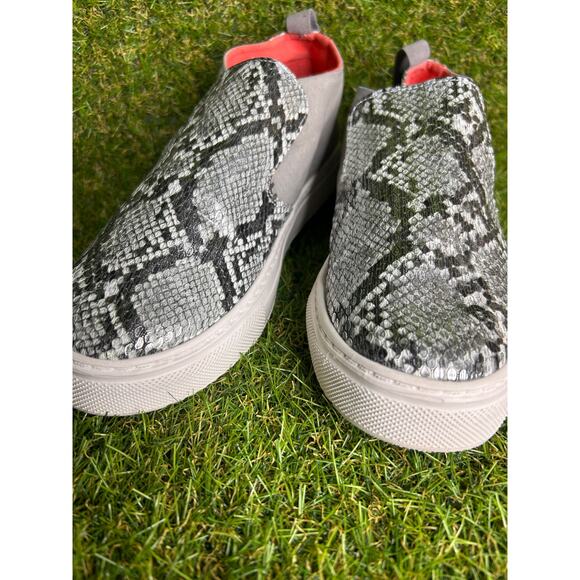 Hey Dude Peyton Slip On Shoes in‎ Snake Grey 7 - Picture 8 of 11